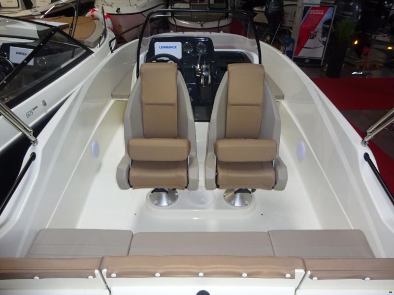 Quicksilver Activ 555 Open