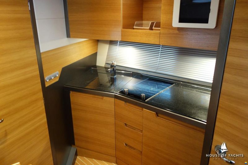 Galeon 325 HTS