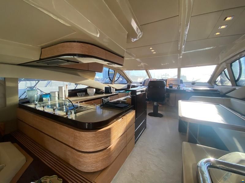 Azimut 60 Fly