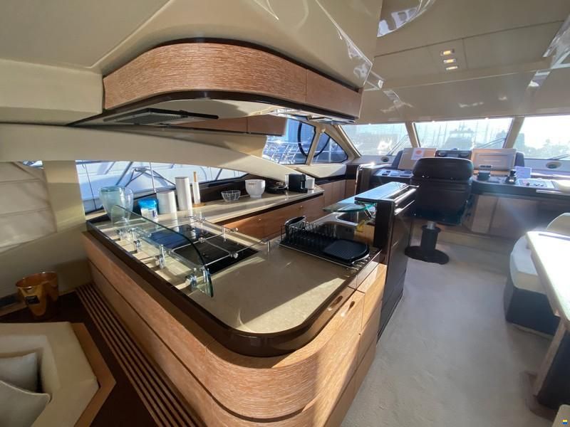 Azimut 60 Fly
