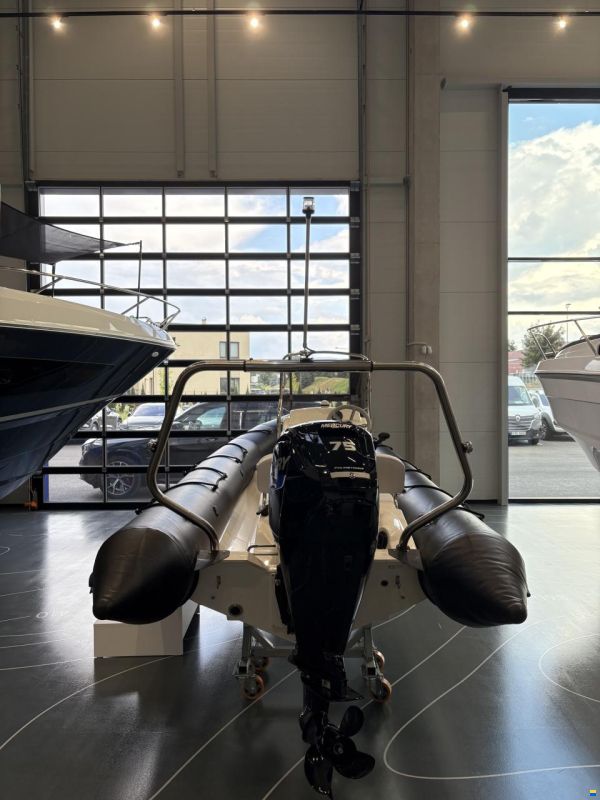 Bombard SUNRIDER 550