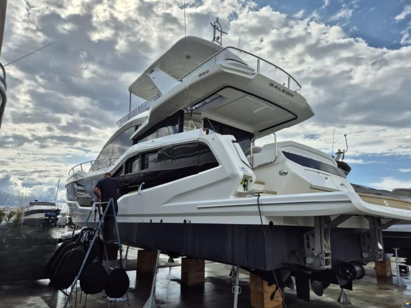 Galeon 560 Fly
