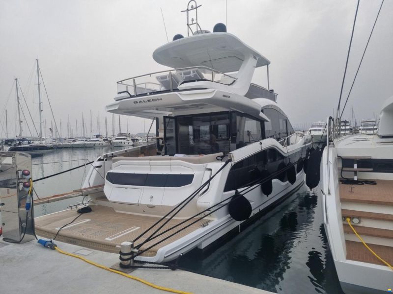 Galeon 560 Fly