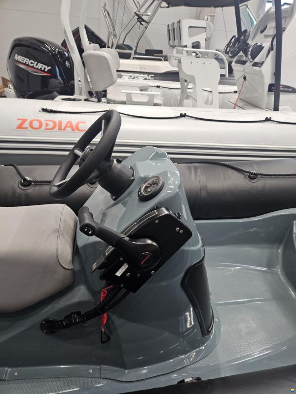 Bombard Explorer 420