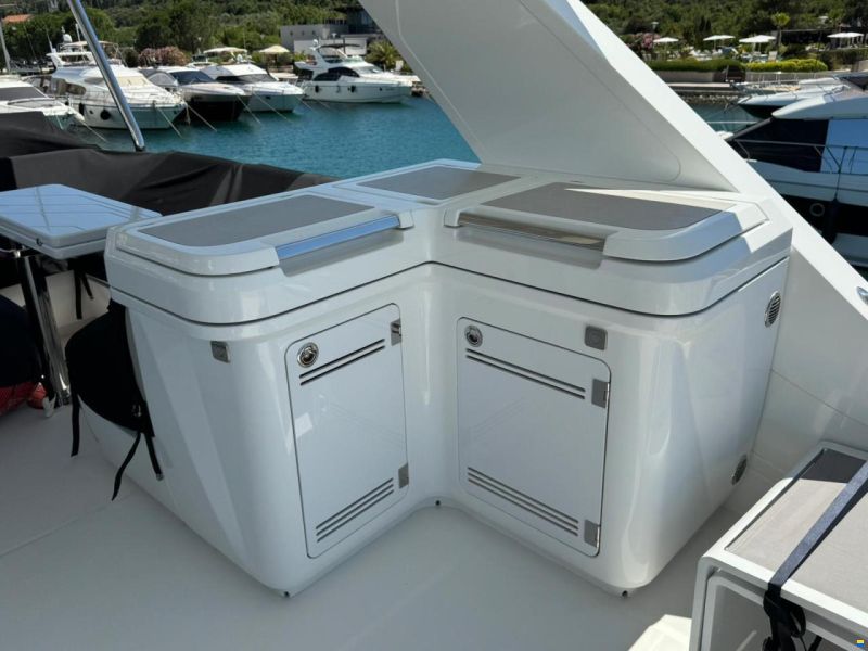 Galeon 560 Fly
