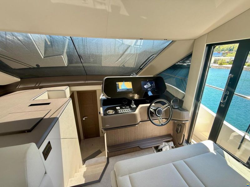 Galeon 560 Fly