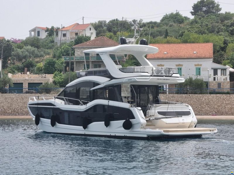 Galeon 560 Fly