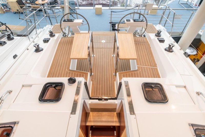 Hanse 410