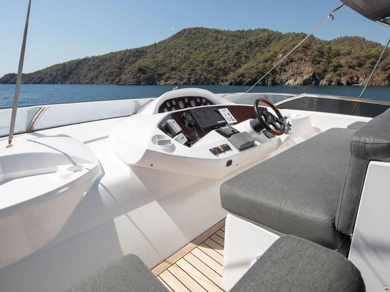 Sunseeker 94 Yacht