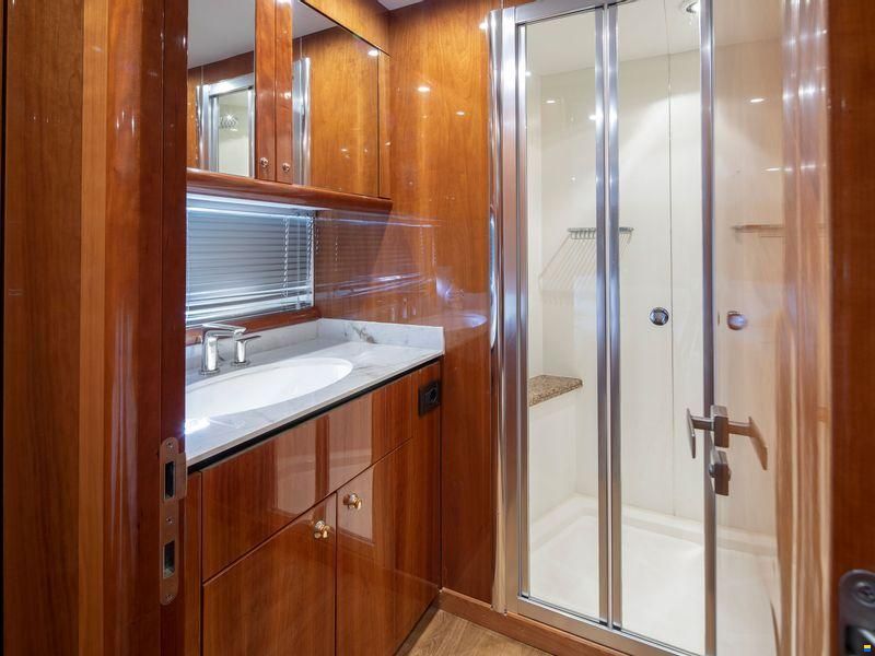 Sunseeker 94 Yacht