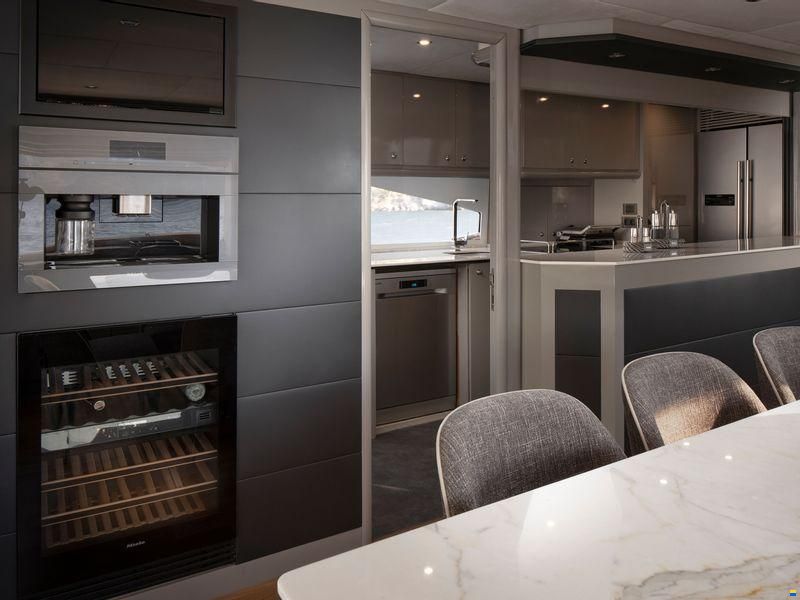 Sunseeker 94 Yacht