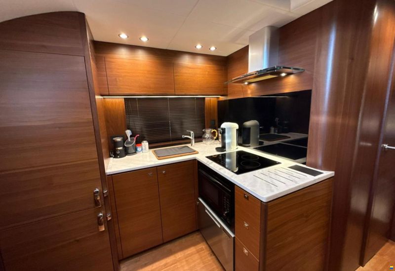 Princess V 48 open