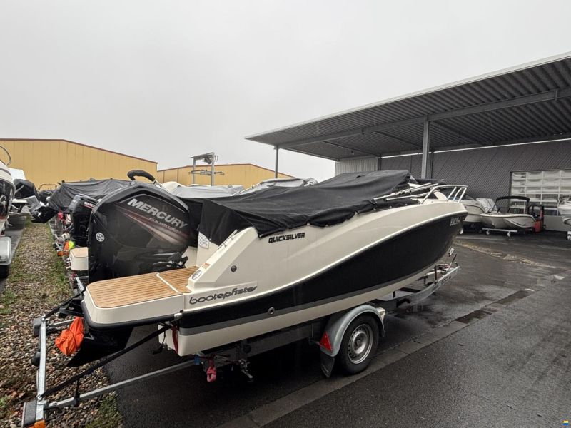 Quicksilver Activ 555 Cabin