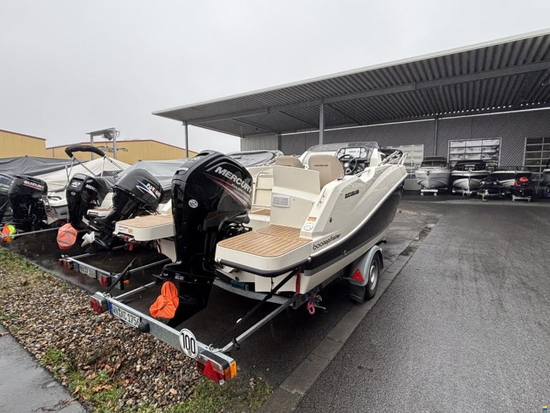 Quicksilver Activ 555 Cabin