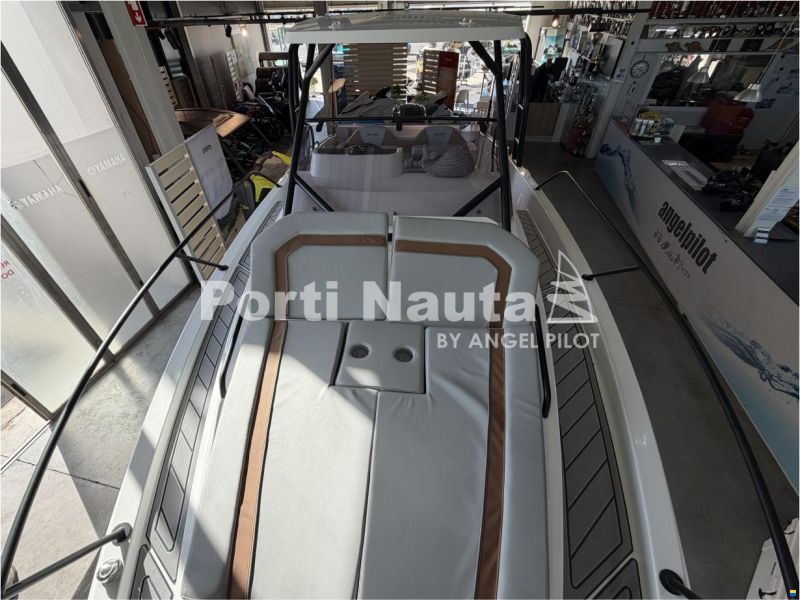 Beneteau Flyer 8 SUNdeck V2