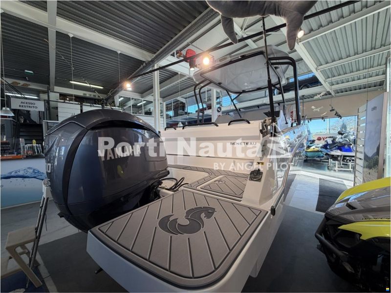 Beneteau Flyer 8 SUNdeck V2
