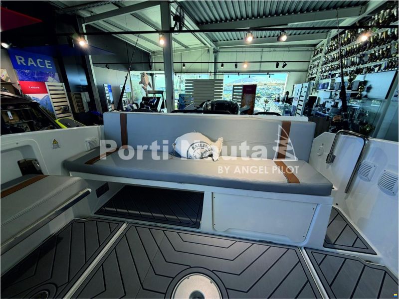 Beneteau Flyer 8 SUNdeck V2
