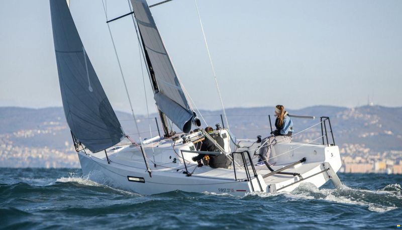 Beneteau First 27