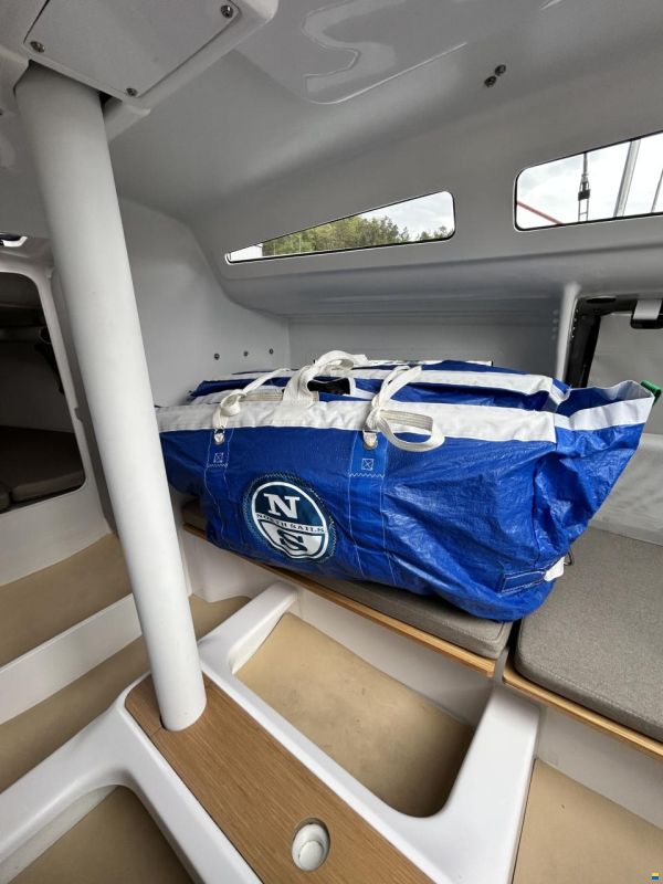 Beneteau First 27