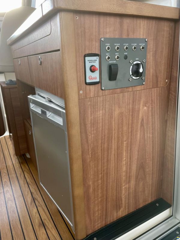 Quicksilver Activ 855