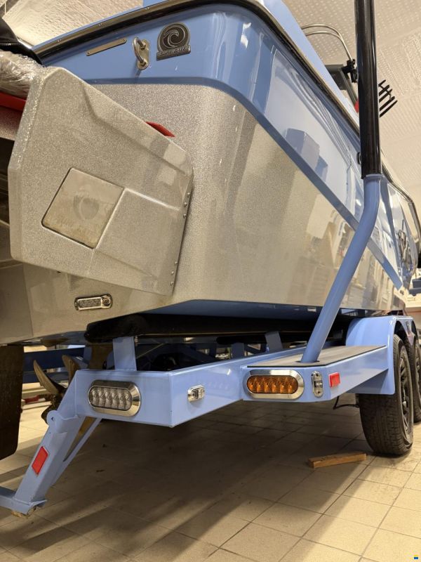 T235