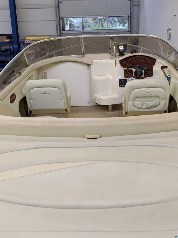 Cranchi ECLIPSE MIT TRAILER, DAYCUISER/