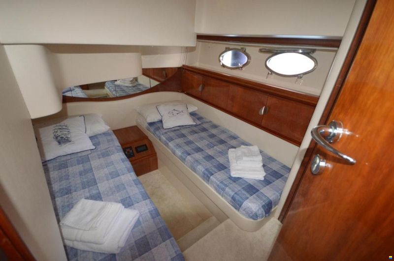 Pershing 52'