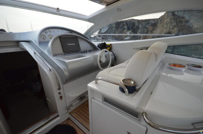 Pershing 52'