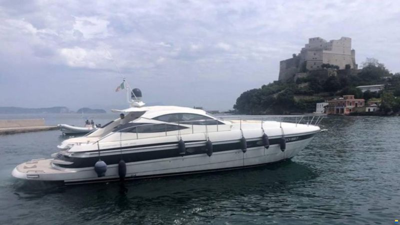 Pershing 52'