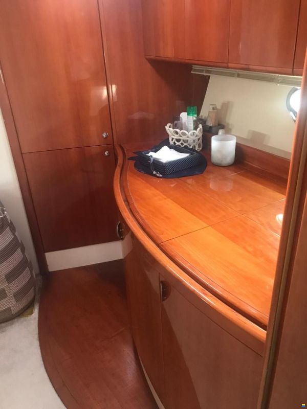 Pershing 52'