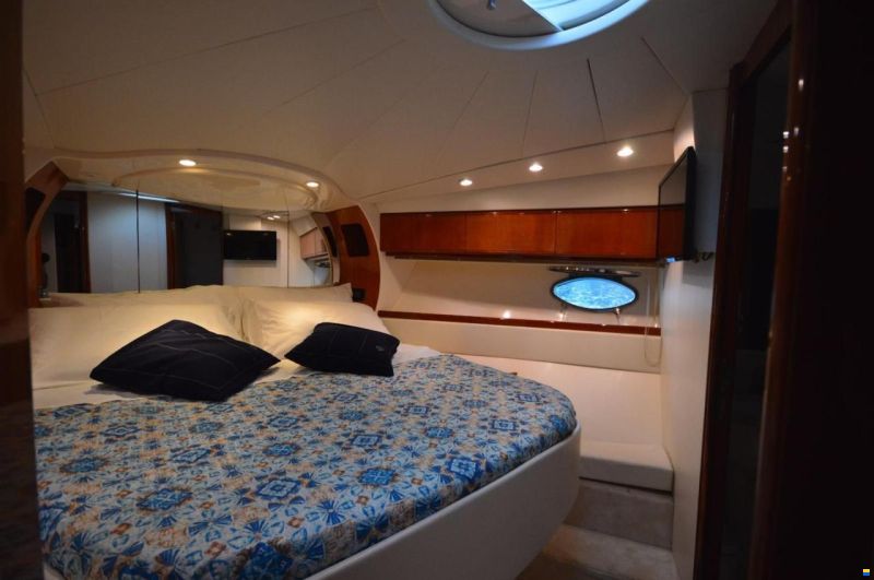 Pershing 52'
