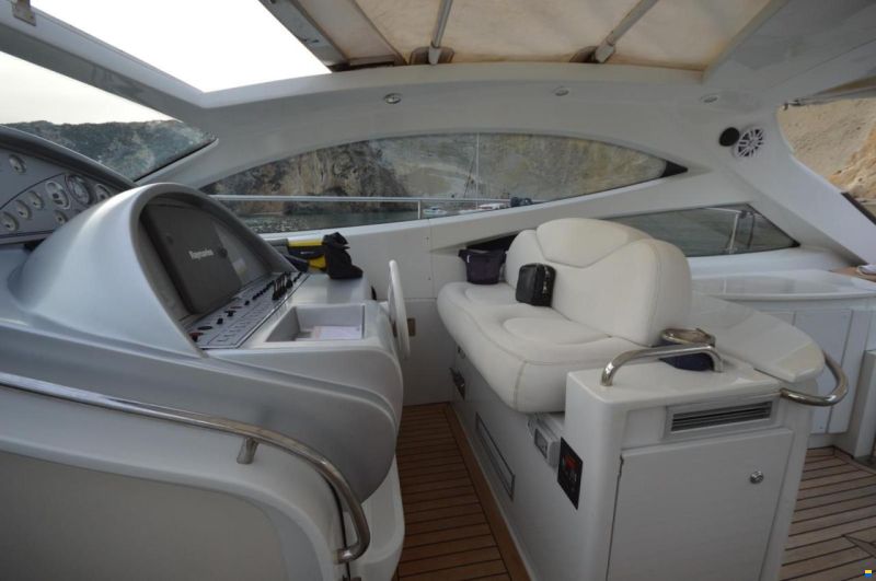 Pershing 52'