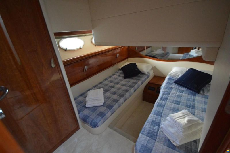 Pershing 52'
