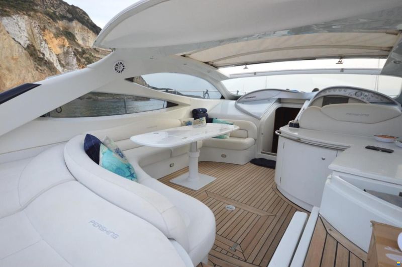 Pershing 52'