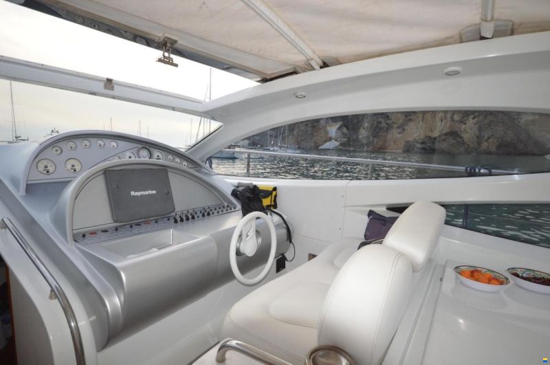 Pershing 52'