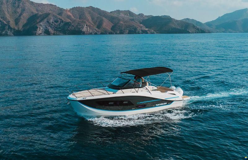 Quicksilver Activ 875 Sundeck