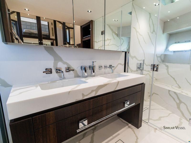 Sunseeker 95 Yacht