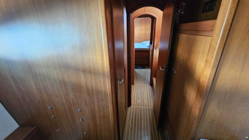 Lagoon 570