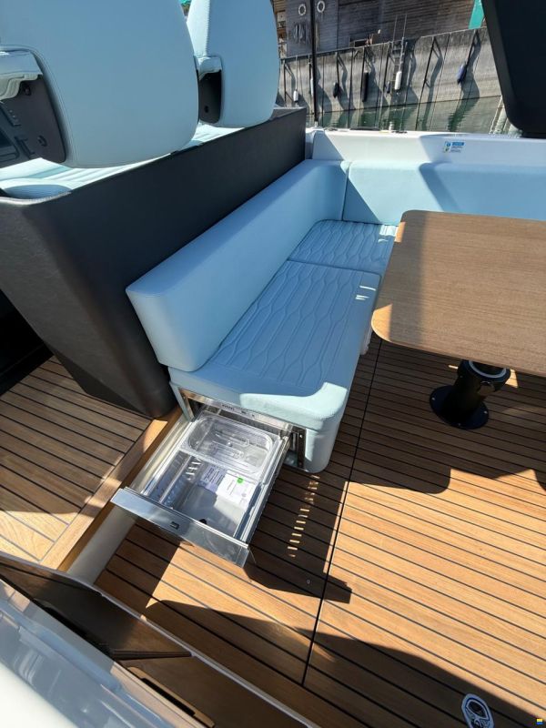 Cranchi A32 Luxury Tender