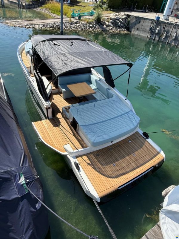 Cranchi A32 Luxury Tender