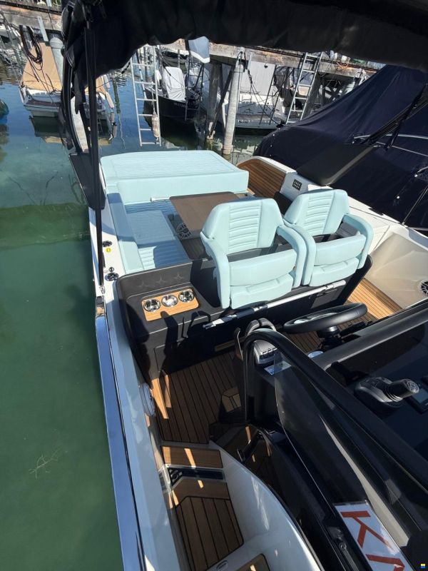 Cranchi A32 Luxury Tender