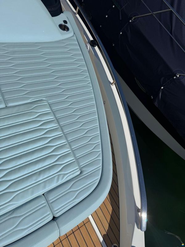 Cranchi A32 Luxury Tender