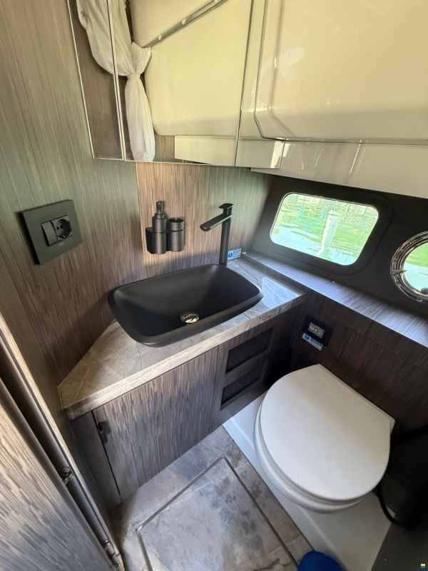 Cranchi A32 Luxury Tender