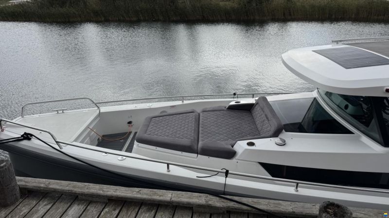 Axopar 37 XC Cross Cabin