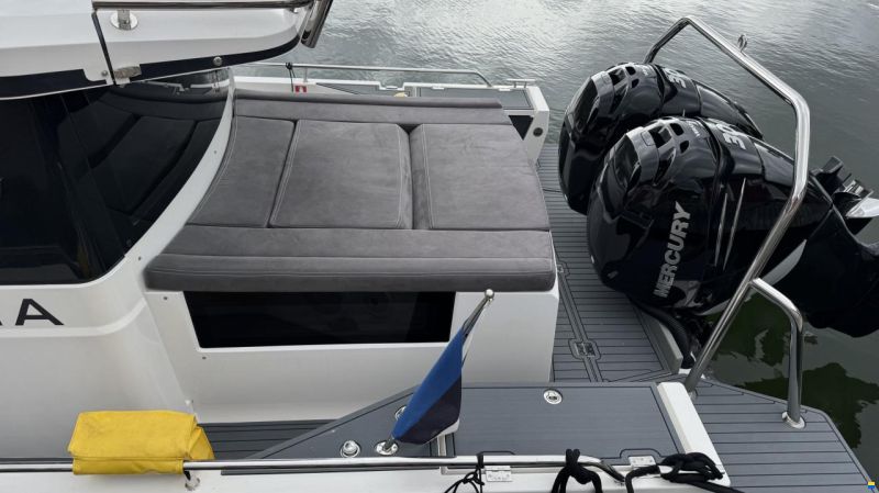 Axopar 37 XC Cross Cabin