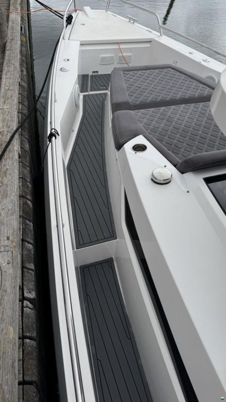 Axopar 37 XC Cross Cabin