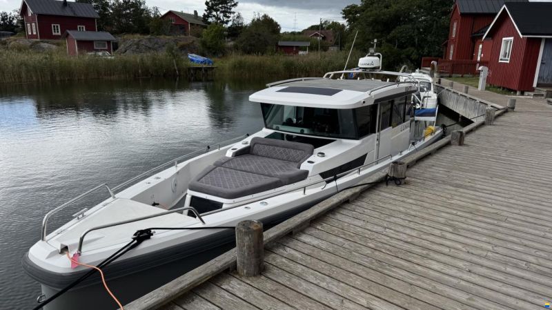 Axopar 37 XC Cross Cabin