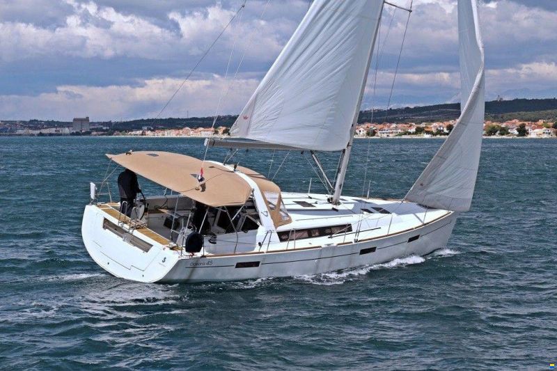 Beneteau Oceanis 45