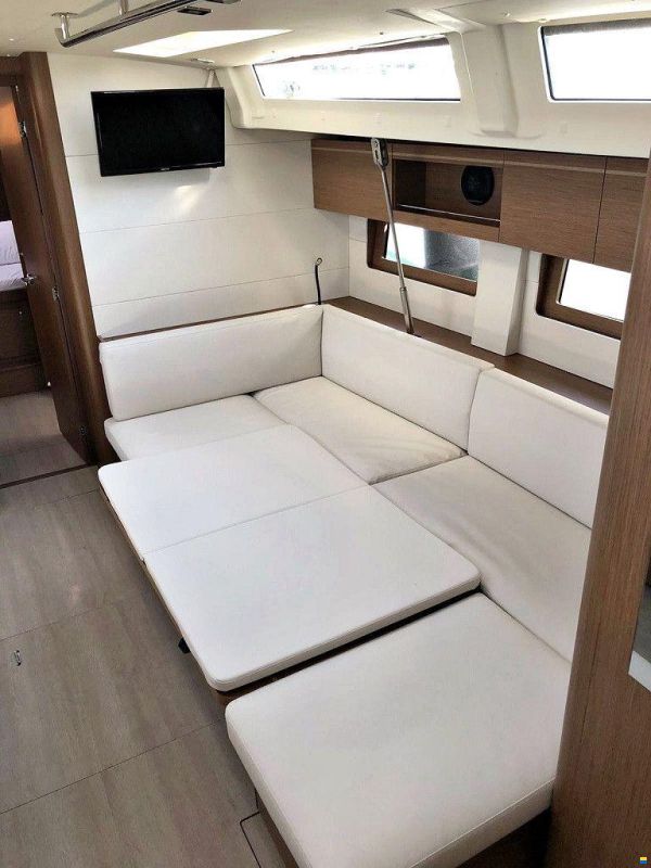Beneteau Oceanis 51.1