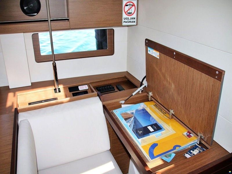 Beneteau Oceanis 51.1